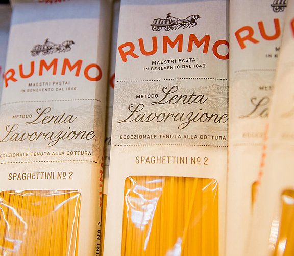 Die Pastificio Rummo Pasta Manufaktur gehört zu den traditionellen Nudel-Manufakturen Italiens