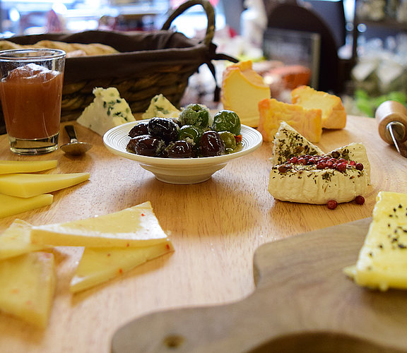Das Gold aus den Bergen! Schinken, Wurst und Käse der Käserei Fromi